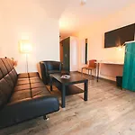 ホテル Plaza 3*