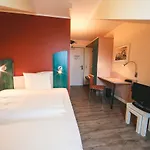 ホテル Plaza 3*