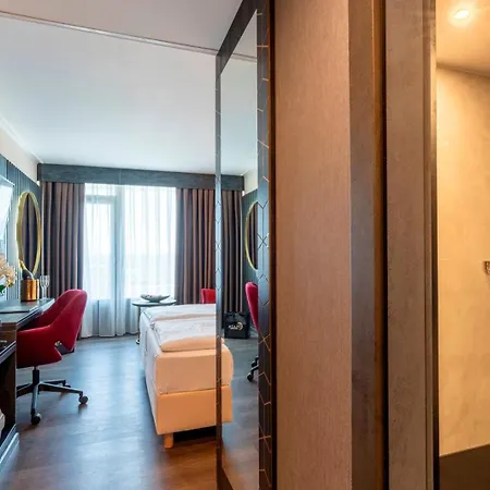 Hotel Plaza 3*