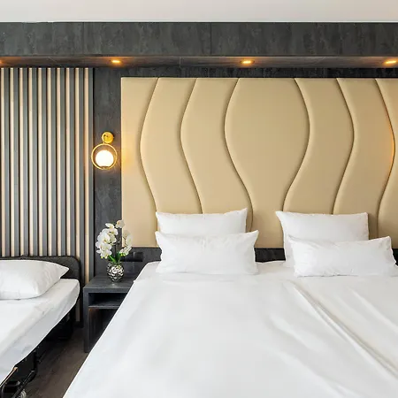 Otel Plaza 3*