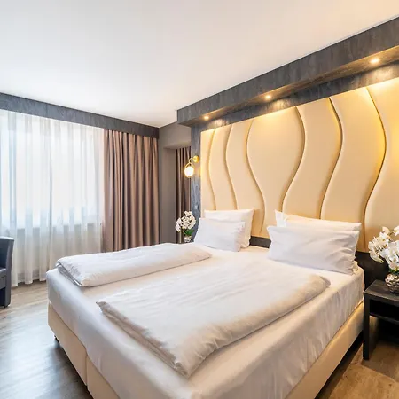 Otel Plaza 3*