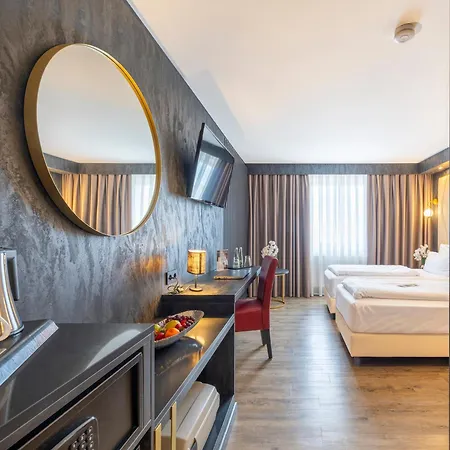 Plaza Otel 3*