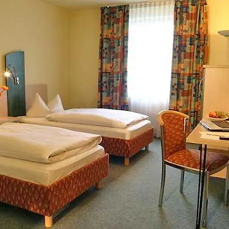 Hotel Plaza 3*
