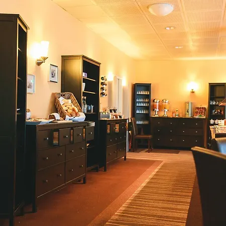 Plaza Hotel 3*
